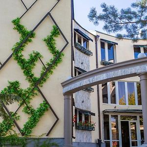 Green Palace Hotel Yerevan Exterior photo