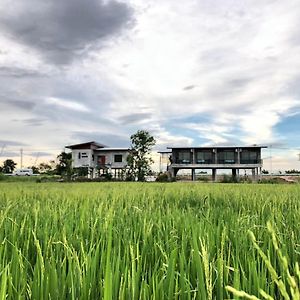 Ban Suweena Hotel Uthai Thani Exterior photo