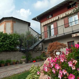 Ca Dei Fiori Bed & Breakfast Padergnone Exterior photo