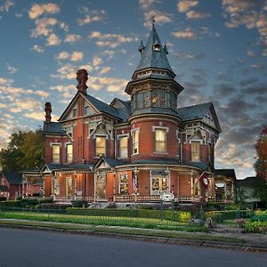 The Empress Of Little Rock Bed & Breakfast Exterior photo