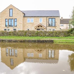 Lock View Villa Skipton Exterior photo