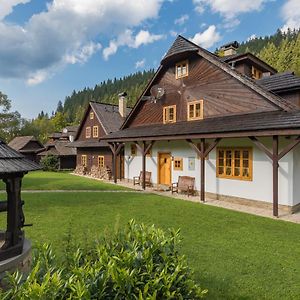 Valasske Chalupy Resort Velke Karlovice Exterior photo