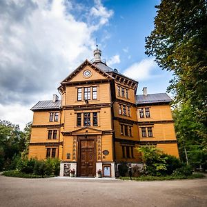 Palac Mysliwski W Antoninie Bed & Breakfast Antonin  Exterior photo