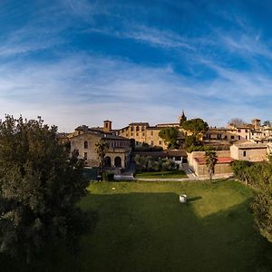 Il Monastero Di Bevagna Bed & Breakfast Exterior photo