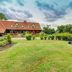 Tree Tops Villa Saint Lawrence  Exterior photo