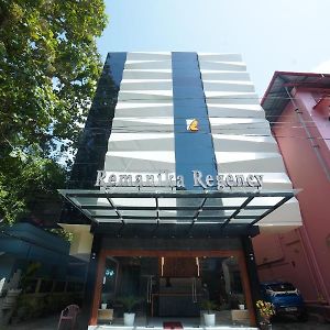 Remanika Regency Hotel Guruvayur Exterior photo