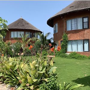 Marcelo Beach Club Hotel Lome Exterior photo