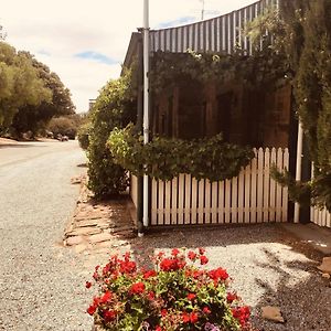 The Olddevonshire House Bed & Breakfast Mintaro Exterior photo