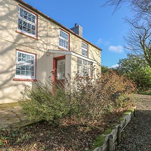 Ffynnondici Farmhouse Villa Fishguard Exterior photo