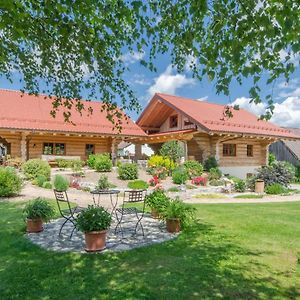 Heumanns Blockhaeuser Am Wald Hotel Pottenstein Exterior photo