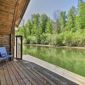 Floating Home On Columbia River With Provided Kayaks Vancouver Exterior photo