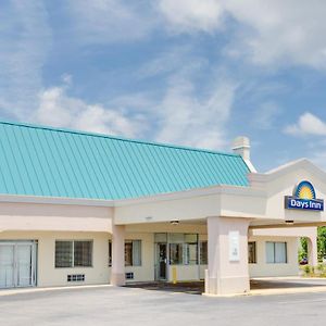 Days Inn By Wyndham Chester Exterior photo