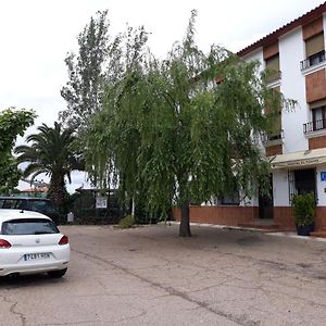 Hostal El Fogon De Felisa Hotel Herrera del Duque Exterior photo