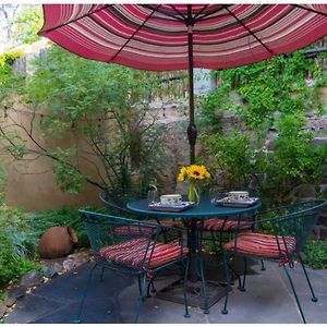 Buenas Noches - Quintessential Eastside Getaway With Spacious Patio, Two Kiva Fireplaces, Walk To Canyon Rd. And The Plaza Santa Fe Exterior photo