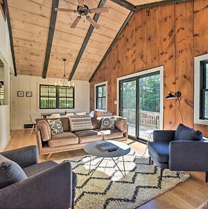 Sleek Cabin With Deck, 8 Miles To Mount Snow And Hikes Villa Wilmington Exterior photo