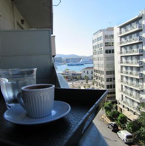 Με Θεα Το Λιμανι Apartment Piraeus Exterior photo