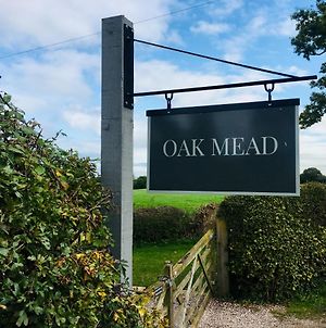 Oak Mead Villa Wrexham Exterior photo