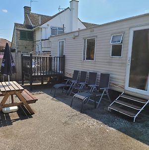 The Jackdaw B&B Self Catering Static Caravan Free Breakfast Supplied Tadcaster Exterior photo
