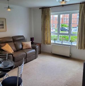Stylish 2 Bed 2 Bathroom Apartment For Up To 5 Warwick  Exterior photo