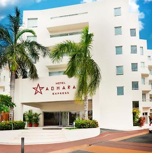 Adhara Express Hotel Cancun Exterior photo