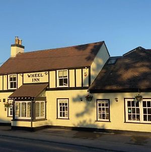 The New Wheel Inn Lymington Exterior photo