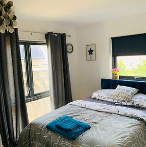The Hive, Private Large Double Room, Barking, Close To London Barking  Exterior photo
