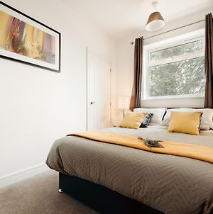 Arlan Apartments Comfort And Ease, Hinckley Exterior photo