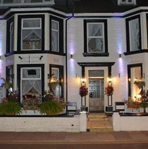 The Shrewsbury Guest House Great Yarmouth Exterior photo