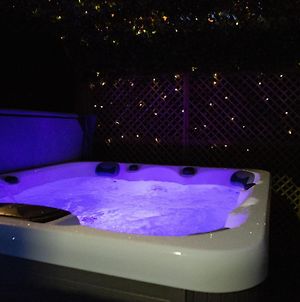 The Gathering @ Liver House - Hot Tub - Near Liverpool - Sleeps Up To 20 Birkenhead Exterior photo