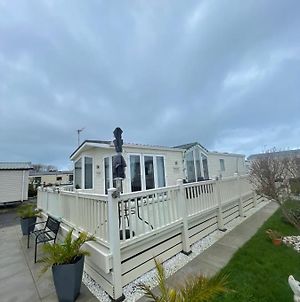 Luxury Caravan - Wi-Fi And Smart Tv Newly Installed Rhyl Exterior photo