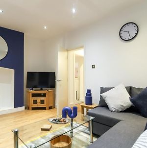 Cosy And Modern Two Bedroom Apartment - Snug House Sheffield Exterior photo