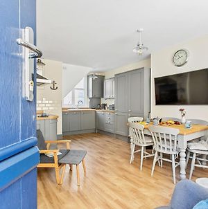Captains Cottage - Stylish Cottage, Level Location, In The Heart Of Dartmouth Exterior photo