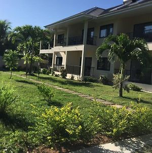 Creole Breeze Self Catering Apartments Anse Boileau Exterior photo