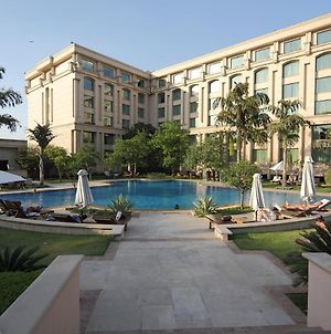 The Grand New Delhi Hotel Exterior photo