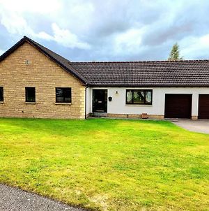 Boutique Four Bed Holiday Home In Inverness Exterior photo