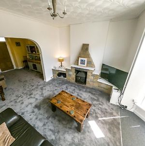 Newton Heath Apartment -750Mtrs To Beach - Spacious Ground Floor - Sleeps 6 Porthcawl Exterior photo