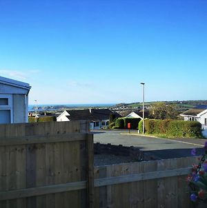 Immaculate 3-Bed 5 Berth Modernised Bungalow! Tenby Exterior photo