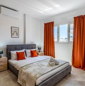 Olive 2-Bedroom Apartment In Larnaca Exterior photo