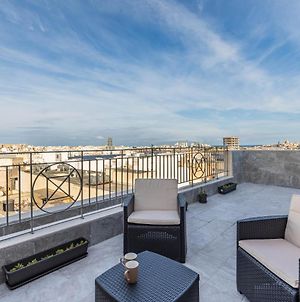 Terrace View - Stylish Two Bedroom Penthouse Msida Exterior photo