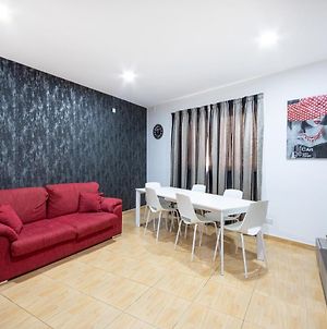Central House With Living, Fast Internet And Bbq By 360 Estates Pieta Exterior photo