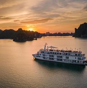 Paradise Elegance Cruise Halong Ha Long Exterior photo