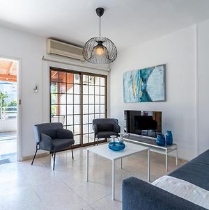 Azure 2-Br W/Terrace In Larnaca Apartment Exterior photo