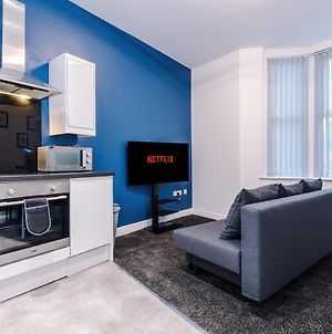 Relaxing & Comfy Apartment In Liverpool Free Wifi Netflix And Parking Exterior photo