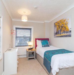 City Centre Convenient Contractor Stay With Free Parking And Free Wifi Bedford Exterior photo