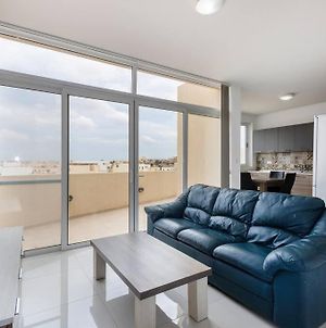 Comfy Sofa, Super Penthouse With Comfortable Bed 360 Estates Msida Exterior photo