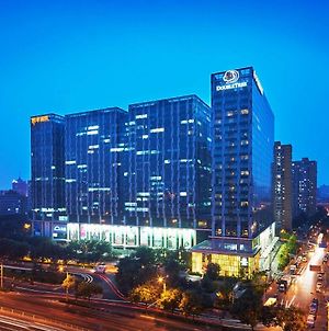 Doubletree By Hilton Beijing Hotel Exterior photo