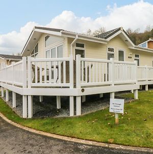 Dono'S Lodge Narberth Exterior photo