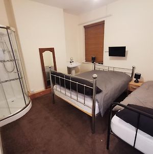 Old Trafford City Centre Events 4 Bedrooms 6 Rooms Sleeps 3 - 8 Manchester Exterior photo