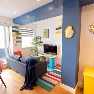 Legoland Family Fun - Upscale Two Bedroom Apt Near Tube Station With Kid-Friendly Amenities Free Parking Slough Exterior photo