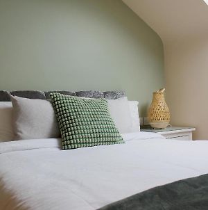 Charming 1-Bed Loft In Caerleon Apartment Newport  Exterior photo